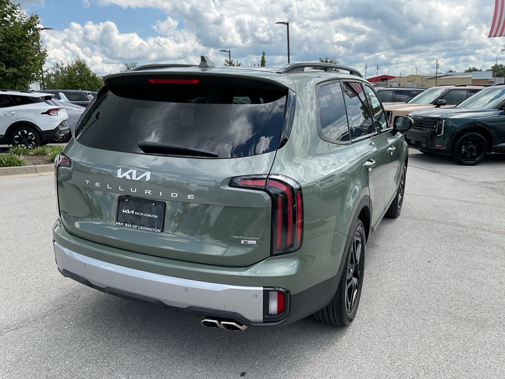 Used 2023 Jungle Green Kia EX X-Line image 8