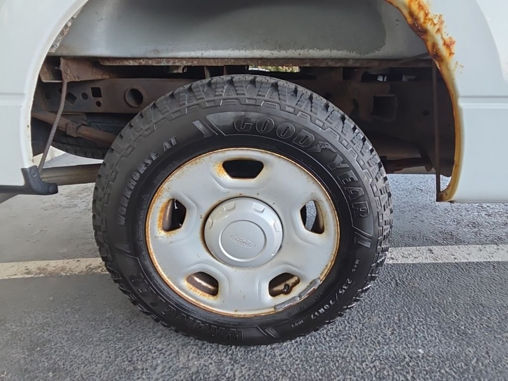Used 2008 White Ford XL image 19