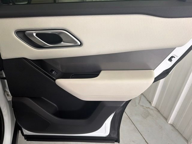 Used 2019 Fuji White Land Rover S image 12