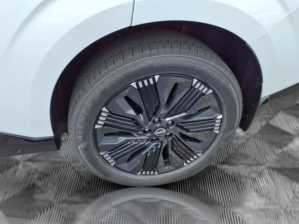 New 2026 Everest White Pearl TriCoat Nissan Platinum image 24