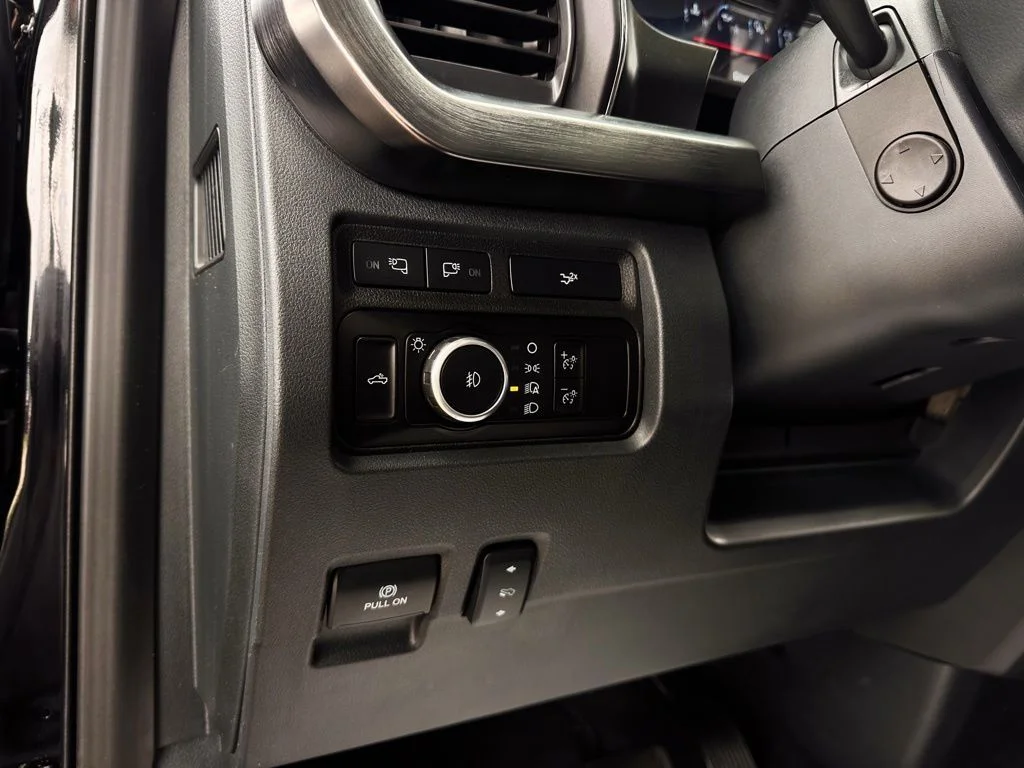 Used 2023 Black Ford Lariat image 17