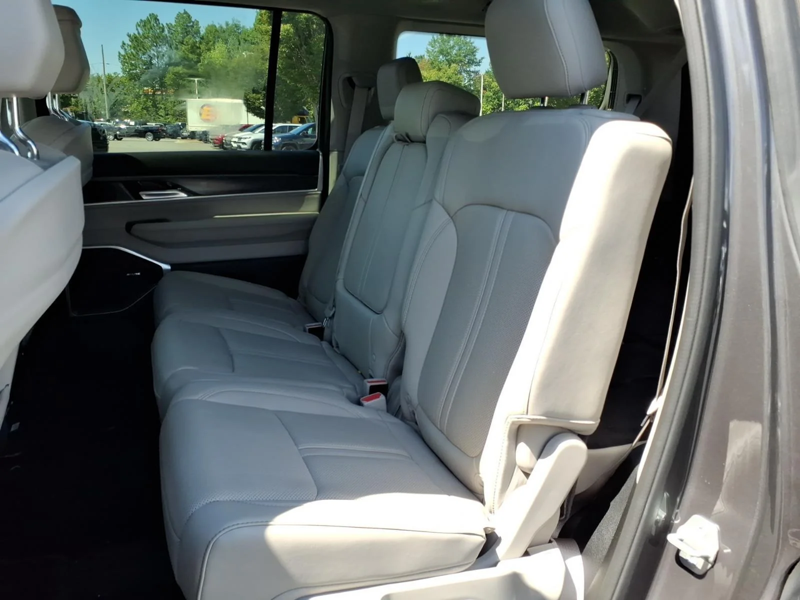 Used 2023 Baltic Gray Metallic Clearcoat Jeep Series II image 21