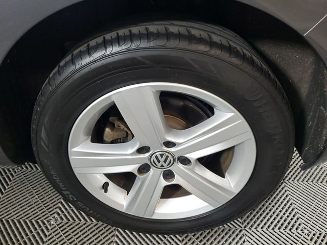 Used 2017 Gray Volkswagen Wolfsburg image 8