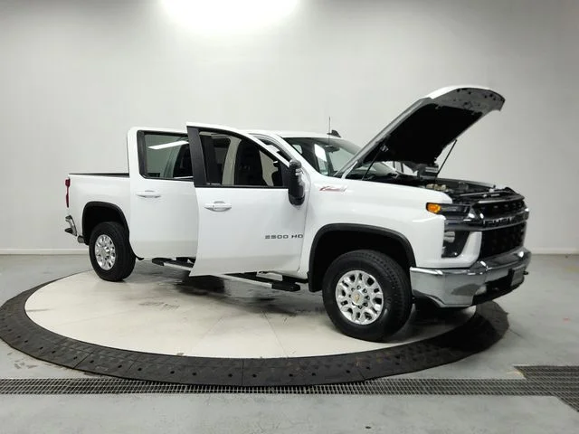 Used 2023 White Chevrolet LT image 10