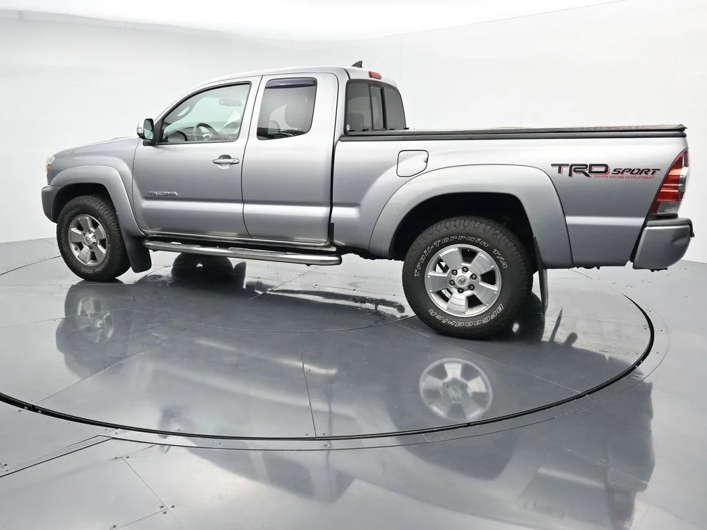 Used 2015 Silver Toyota Base image 5
