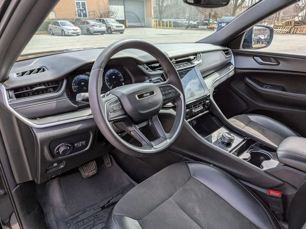 Used 2023 Black Jeep Altitude X image 13