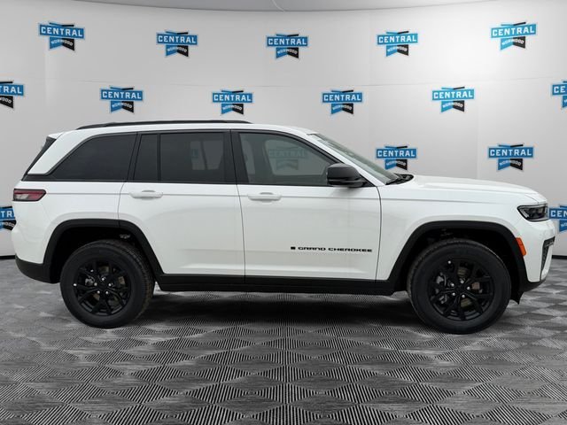 New 2026 Bright White Clear-Coat Exterior Paint Jeep Altitude image 6