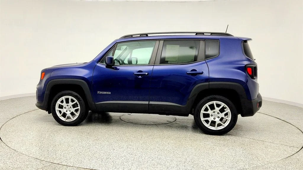 Used 2020 Jetset Blue Clearcoat Jeep Latitude 4x4 with Remote Start image 8
