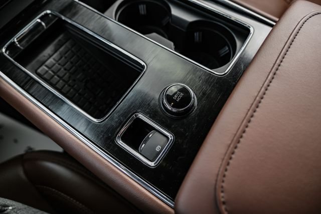 Used 2025 Black Lincoln Reserve image 32