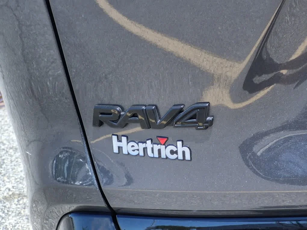 Used 2023 Magnetic Gray Metallic/Midnight Black Metallic Toyota Hybrid XSE image 18