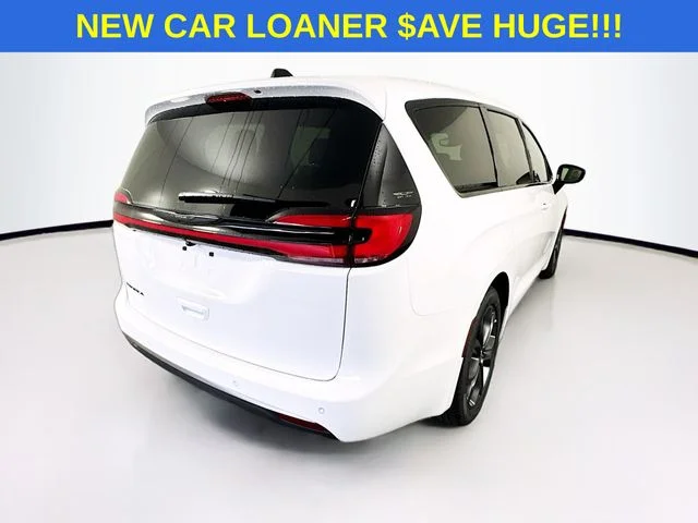 2026 Chrysler Pacifica Select - Photo 7