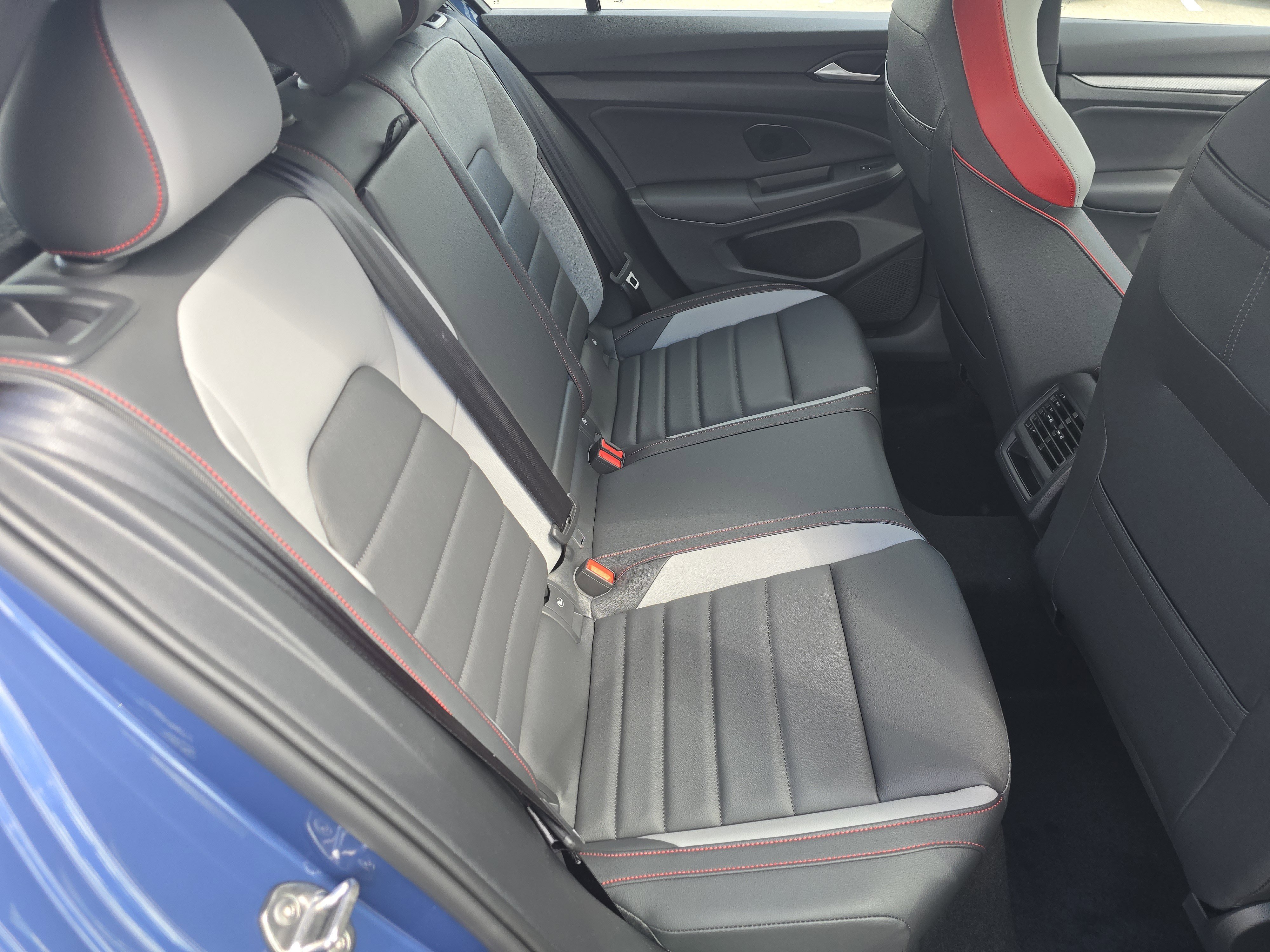 New 2026 Slate Blue Metallic Volkswagen SE image 18