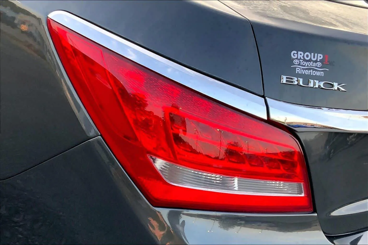 Used 2014 Smoky Gray Metallic Buick Leather image 25