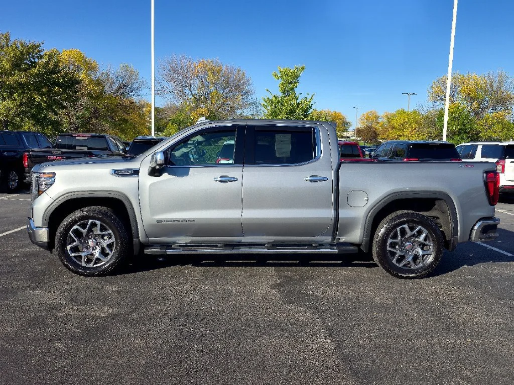 2026 GMC Sierra 1500 SLT - Photo 11