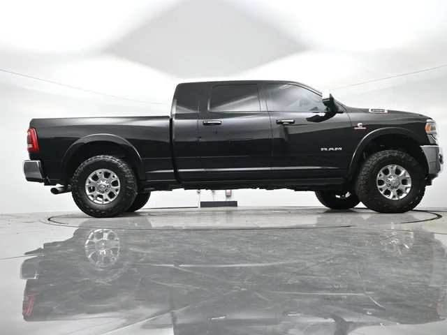 Used 2022 Diamond Black Crystal Pearlcoat Ram Laramie image 28