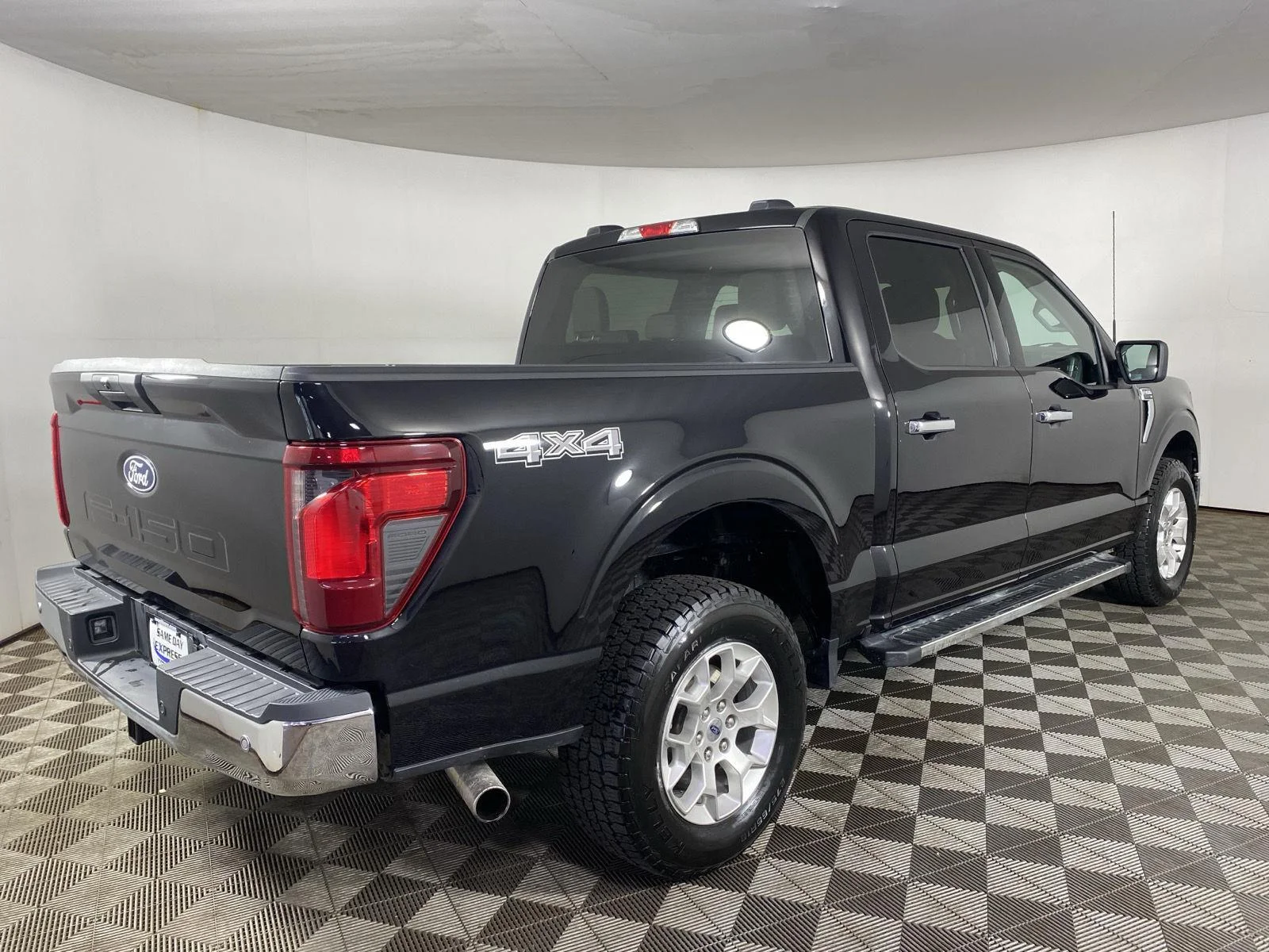 Used 2025 Agate Black Ford XLT image 7