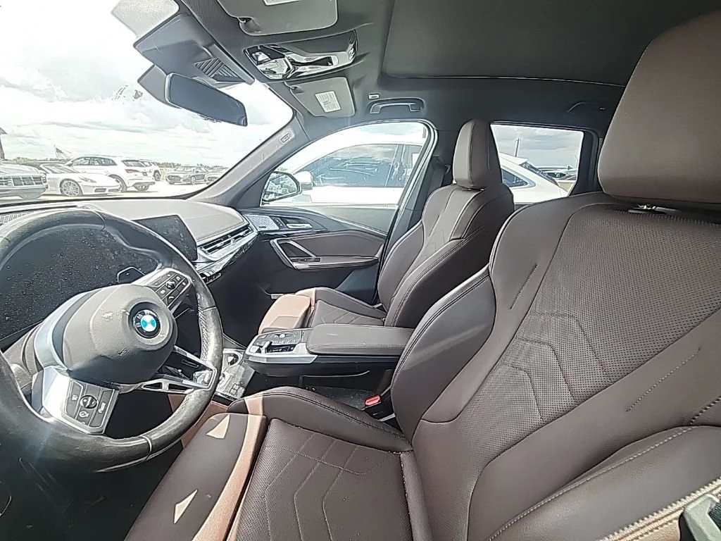 Used 2023 Alpine White BMW xDrive28i image 3