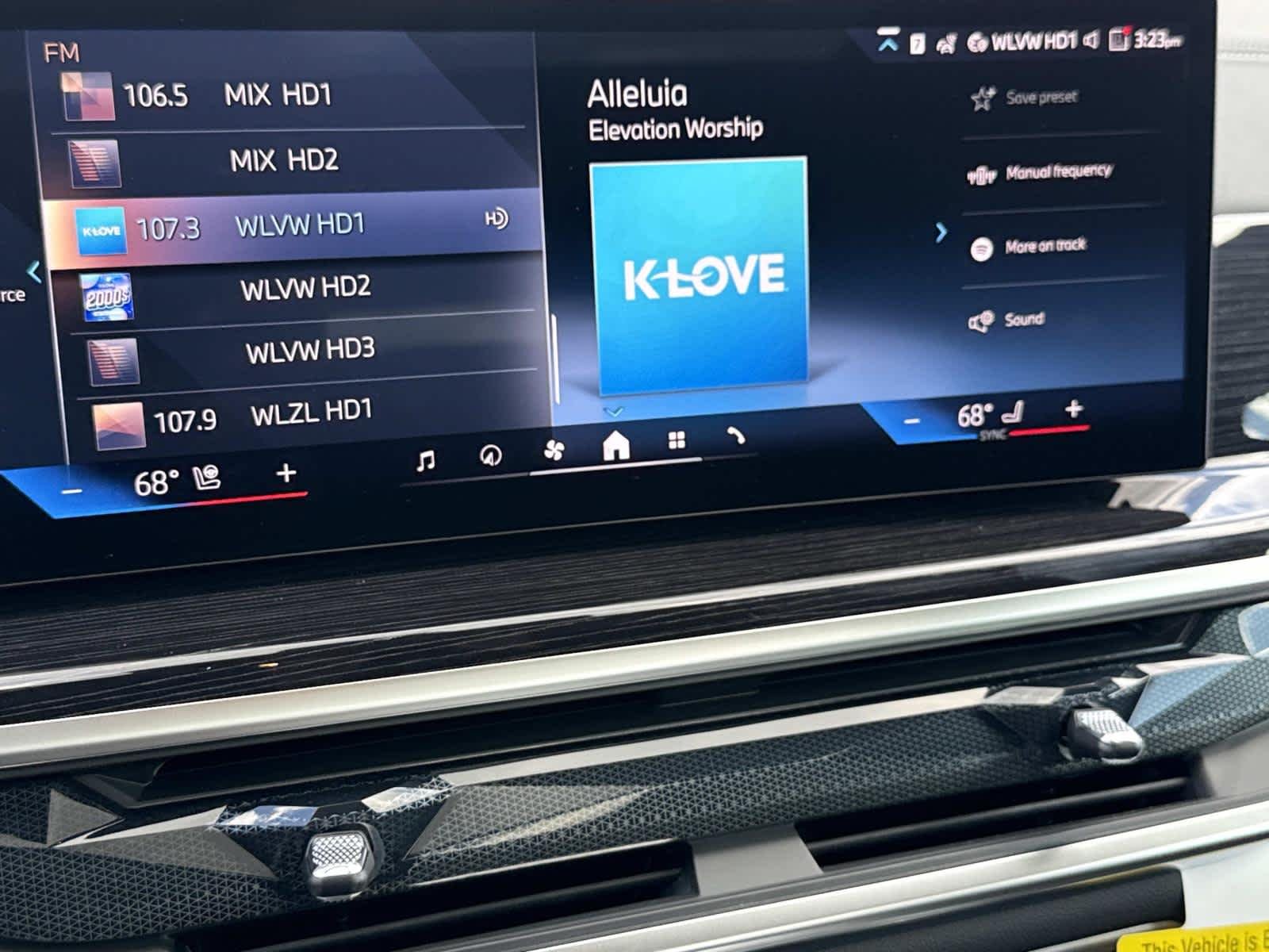 New 2026 Dravit Grey Metallic BMW xDrive40i image 3