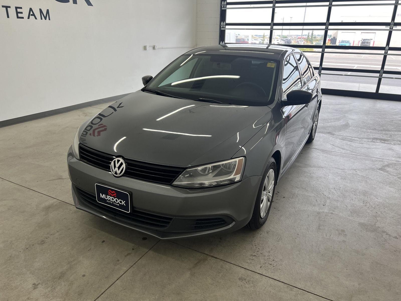 Used 2014 Platinum Gray Metallic Volkswagen S image 6