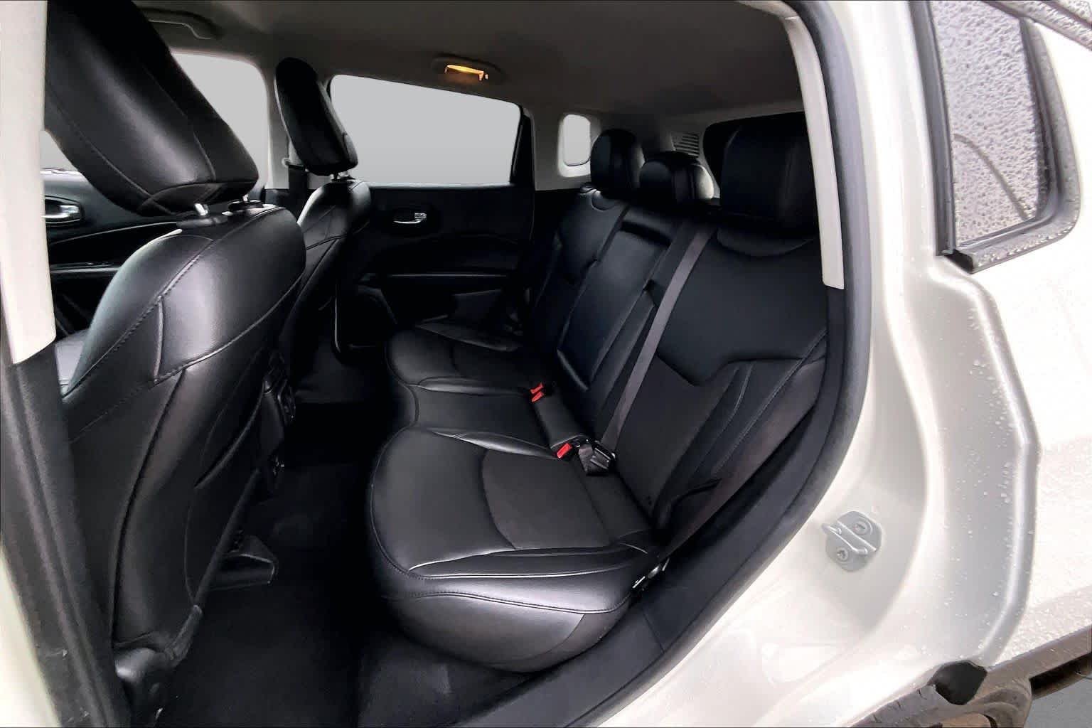 Used 2021 White Clearcoat Jeep Altitude image 19