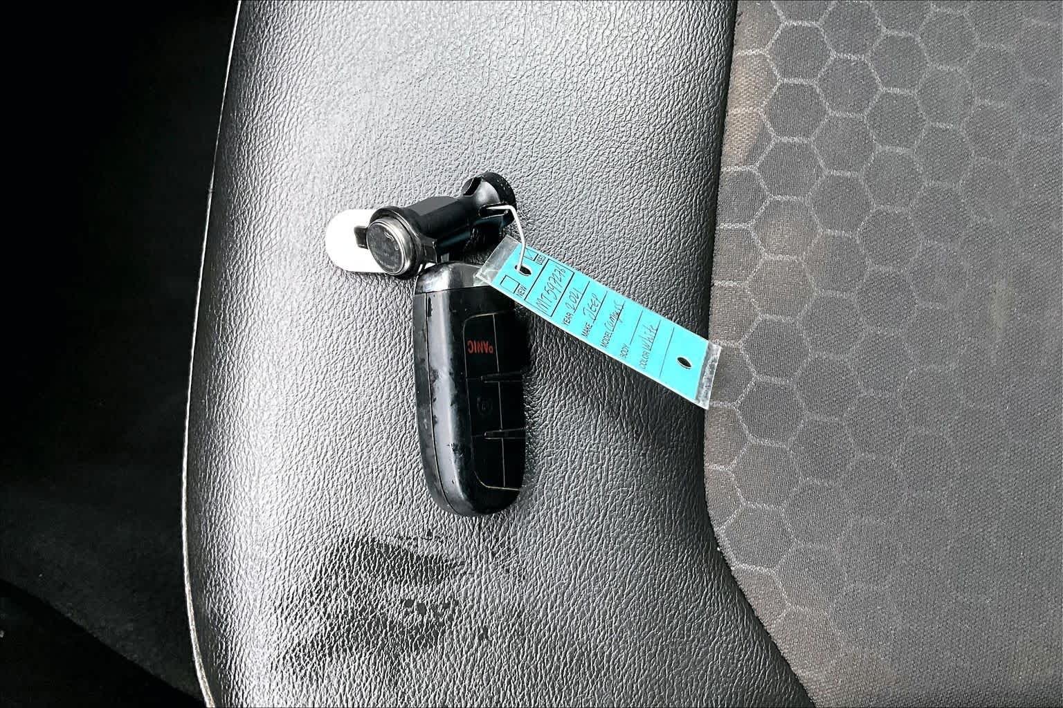 Used 2021 White Clearcoat Jeep Altitude image 14