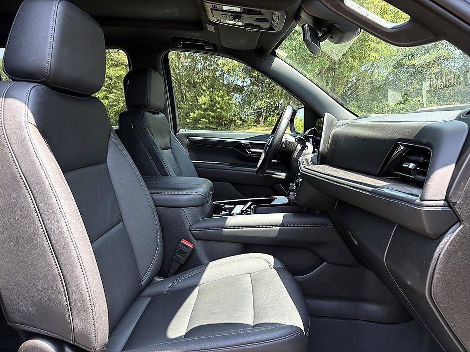 Used 2025 Black Chevrolet Z71 image 14