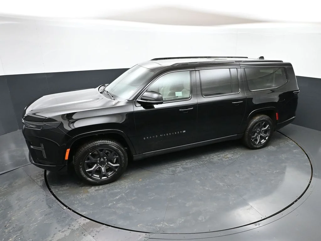 New 2026 High Gloss Black Exterior Paint Jeep Limited Altitude image 45