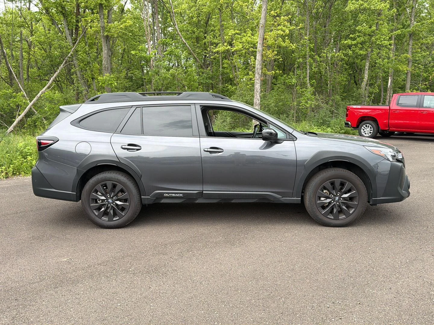 Used 2025 Magnetite Gray Metallic Subaru Onyx Edition image 2