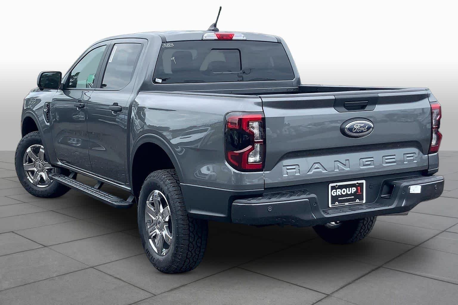 New 2026 Carbonized Gray Metallic Ford XLT image 11