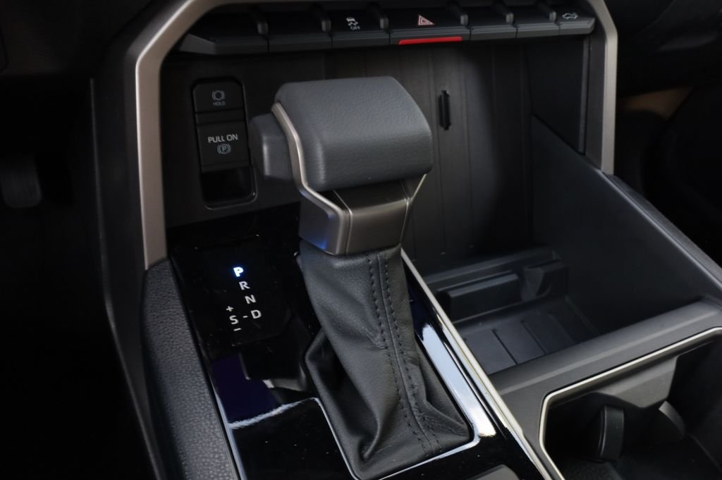 2026 Toyota Tundra SR5 - Photo 8