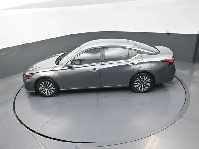 Used 2024 Gray Nissan 2.5 SV image 25