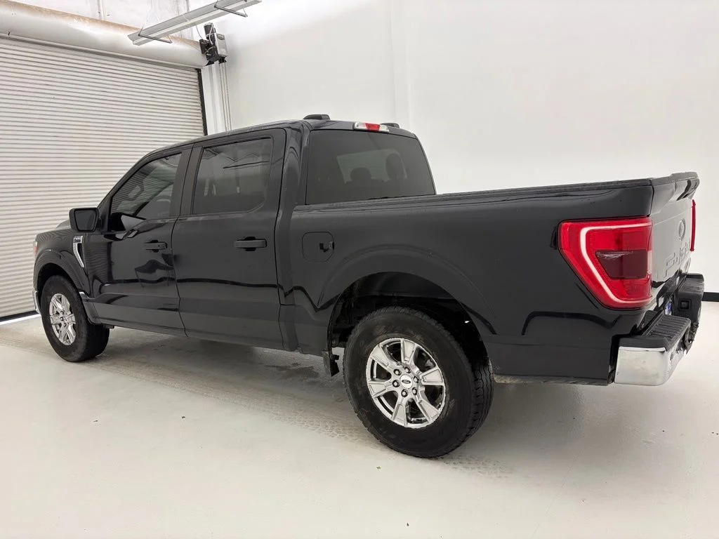 Used 2021 Black Ford XLT image 16