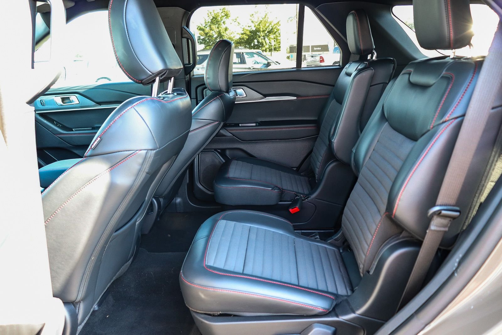 2026 Ford Explorer ST-LINE - Photo 17