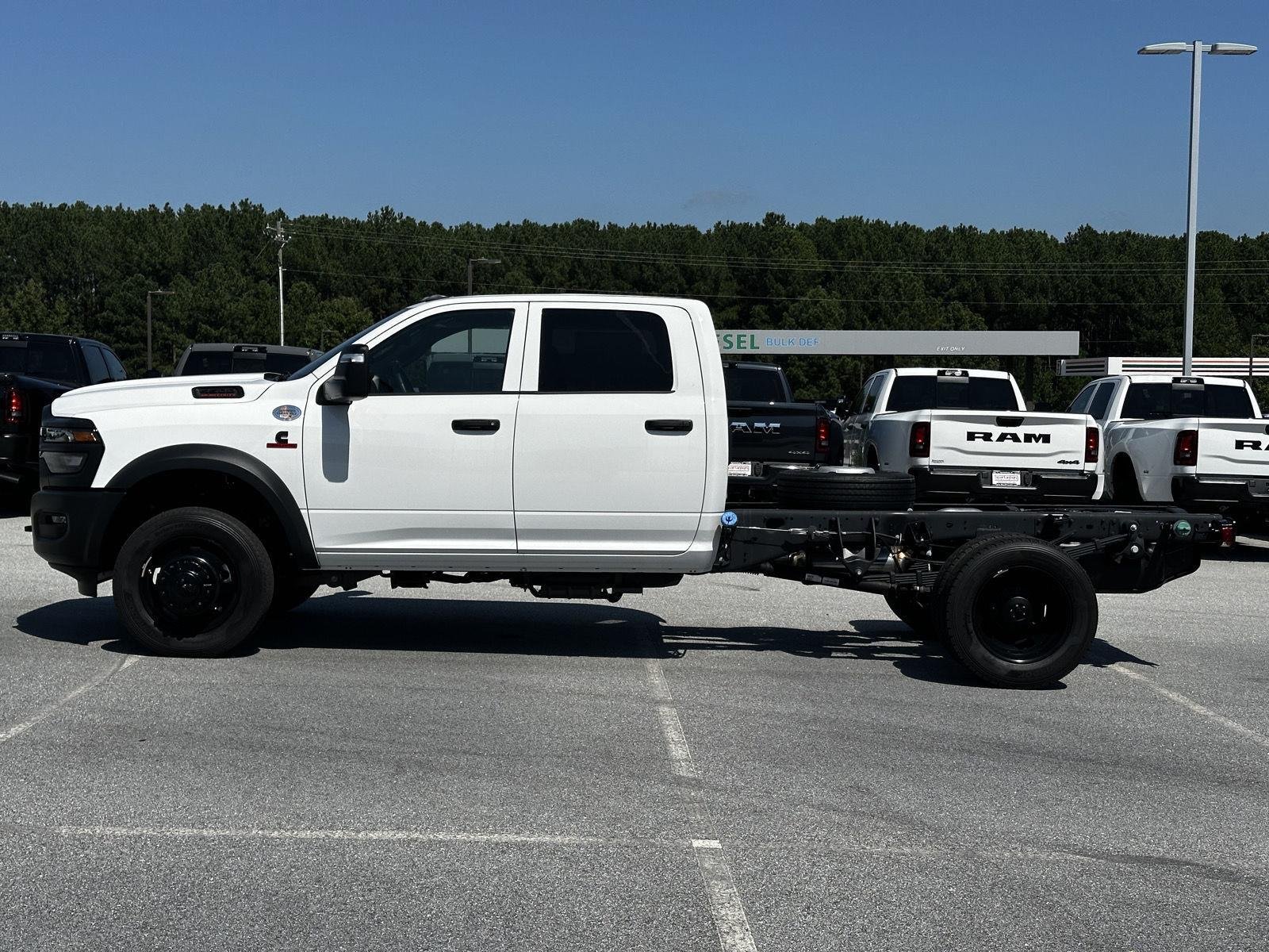 New 2026 Bright White Clear-Coat Exterior Paint RAM Tradesman image 5