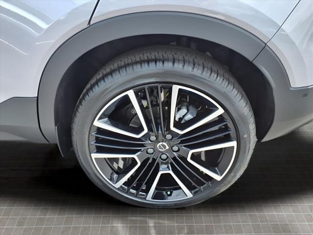 2026 Volvo XC40 Plus - Photo 7