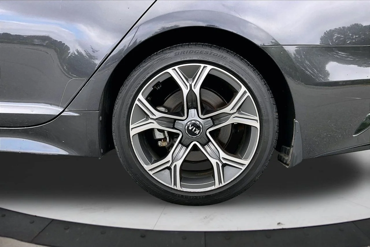 Used 2020  Kia GT-Line image 37