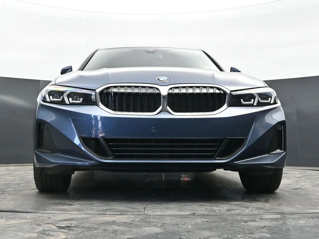 2025 BMW 3 Series 330i - Photo 21