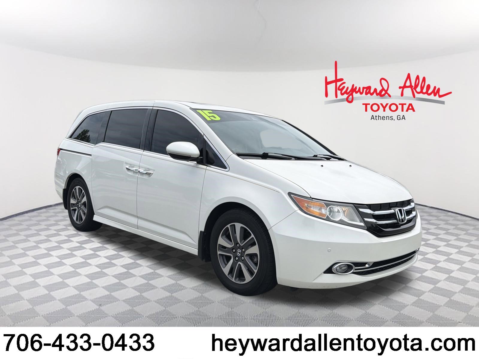 2015 Honda Odyssey Touring Elite's photo