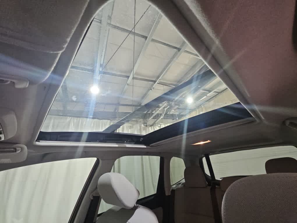 Used 2018 Venetian Red Pearl Subaru Premium image 21