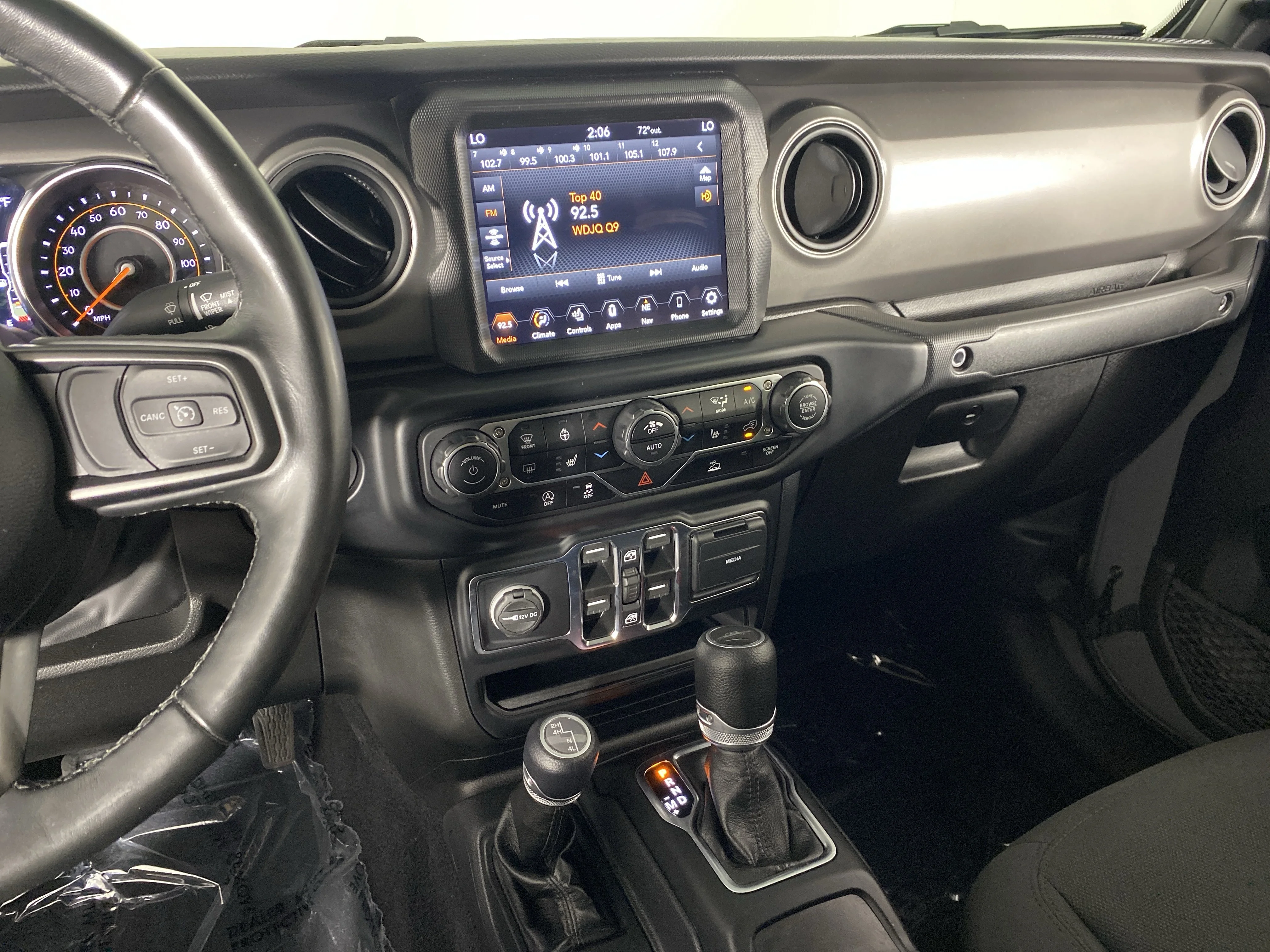 Used 2022 Sting-Gray Clearcoat Jeep  image 28