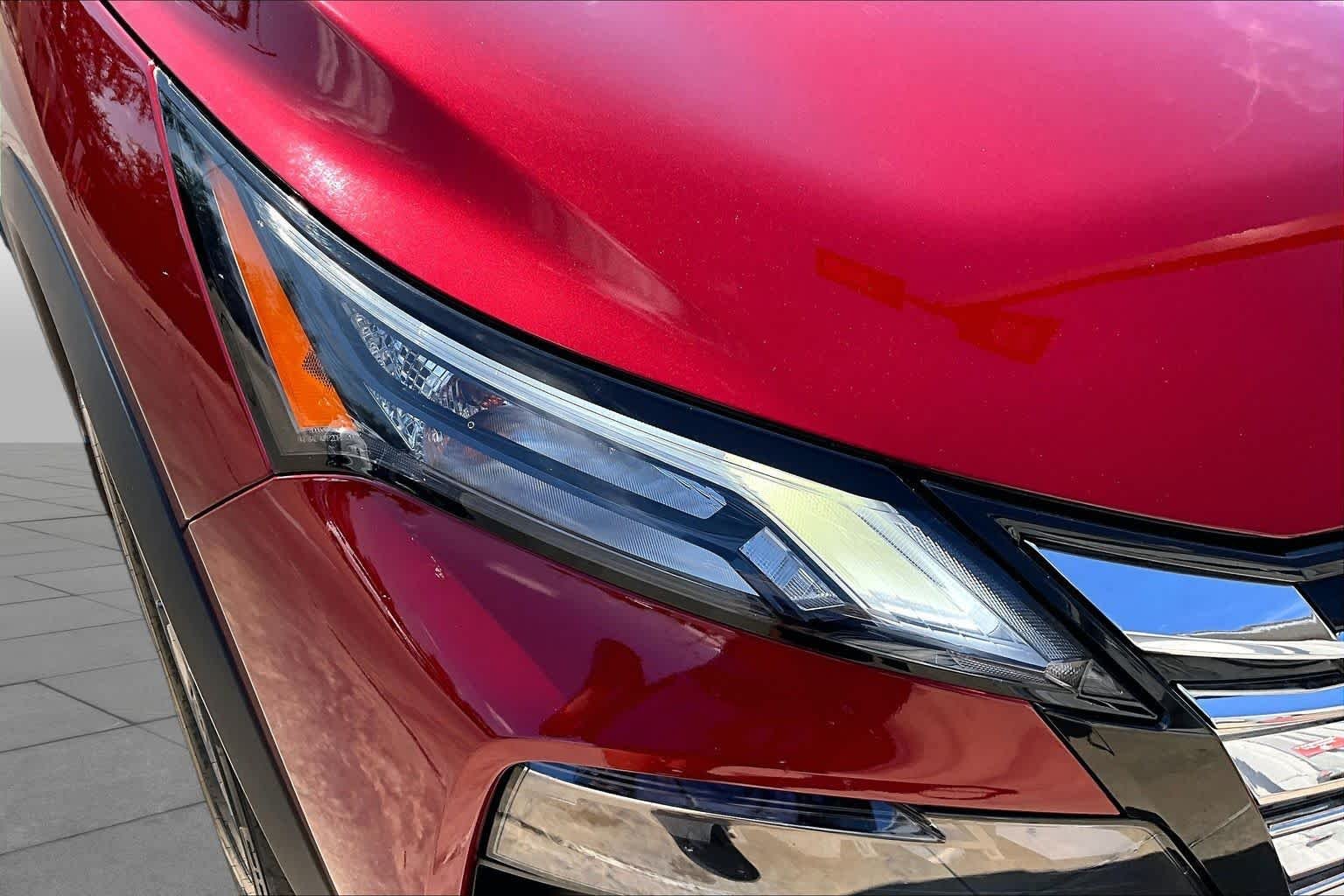 Used 2025 Scarlet Ember Tintcoat Nissan SV image 26