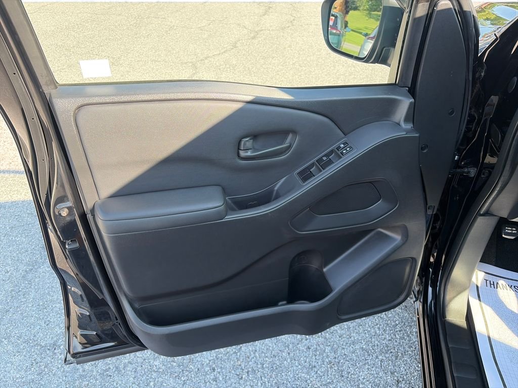 Used 2022 Super Black Nissan S image 11