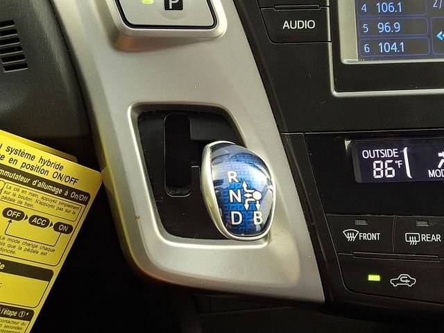 Used 2014 Silver Toyota Three image 17