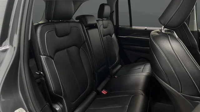 Used 2023 Gray Metallic Jeep Limited image 23