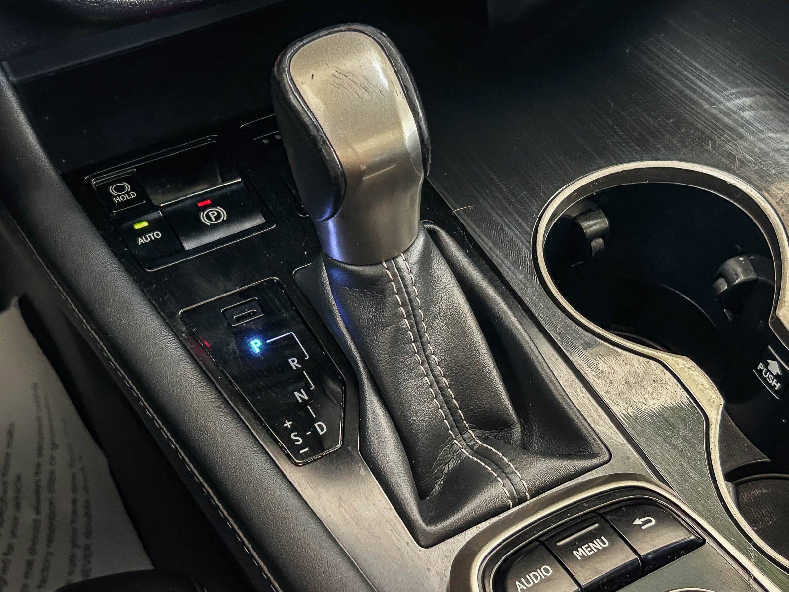 Used 2019 EMINENT WHITE PEA Lexus RX 450H image 19