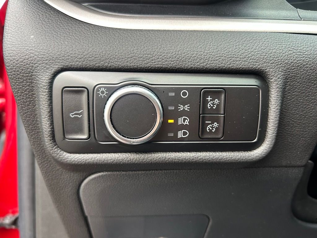 Used 2023 Red Ford XLT image 10