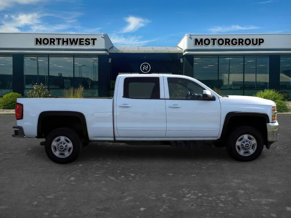 2017 Chevrolet Silverado 2500HD LT - Photo 8