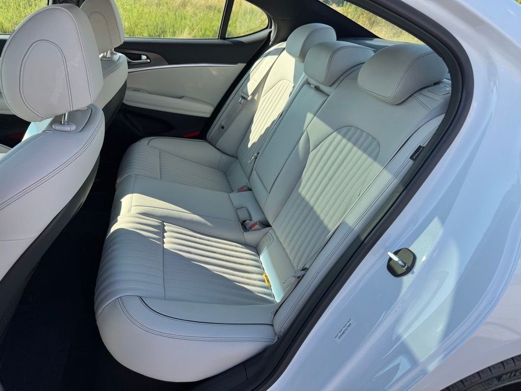 Used 2026 White Genesis 3.3T Sport Prestige image 21