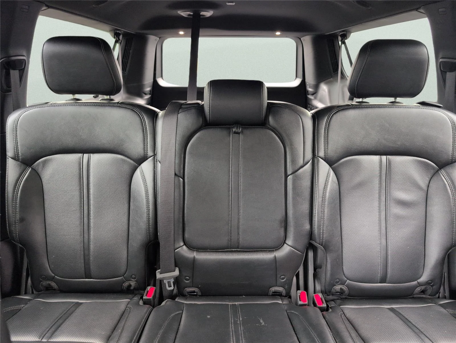 Used 2024 Diamond Black Crystal Pearlcoat Jeep Series II image 26