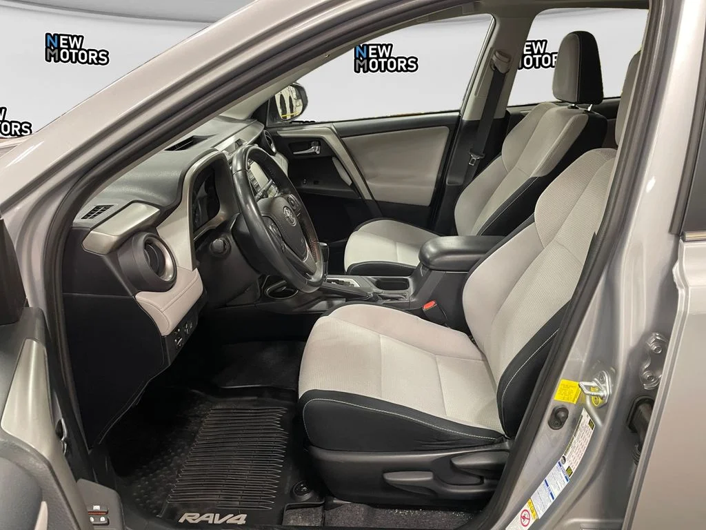 Used 2017 Silver Sky Toyota XLE image 9